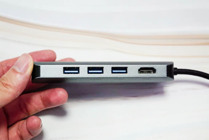 MacBookPro16インチ用USB-Cハブ(側面2)