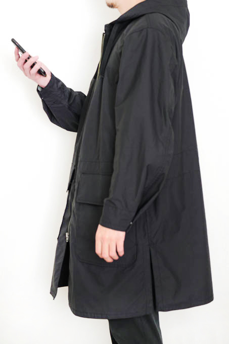 安い売れ筋  フーデッドコート　ブラック　M 新品タグ付き‼️ユニクロU ジャンパー/ブルゾン